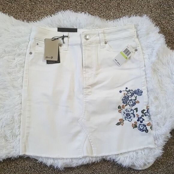 SEVEN7 White Floral Embroidered Skirt NWT Size 4 - Picture 1 of 10